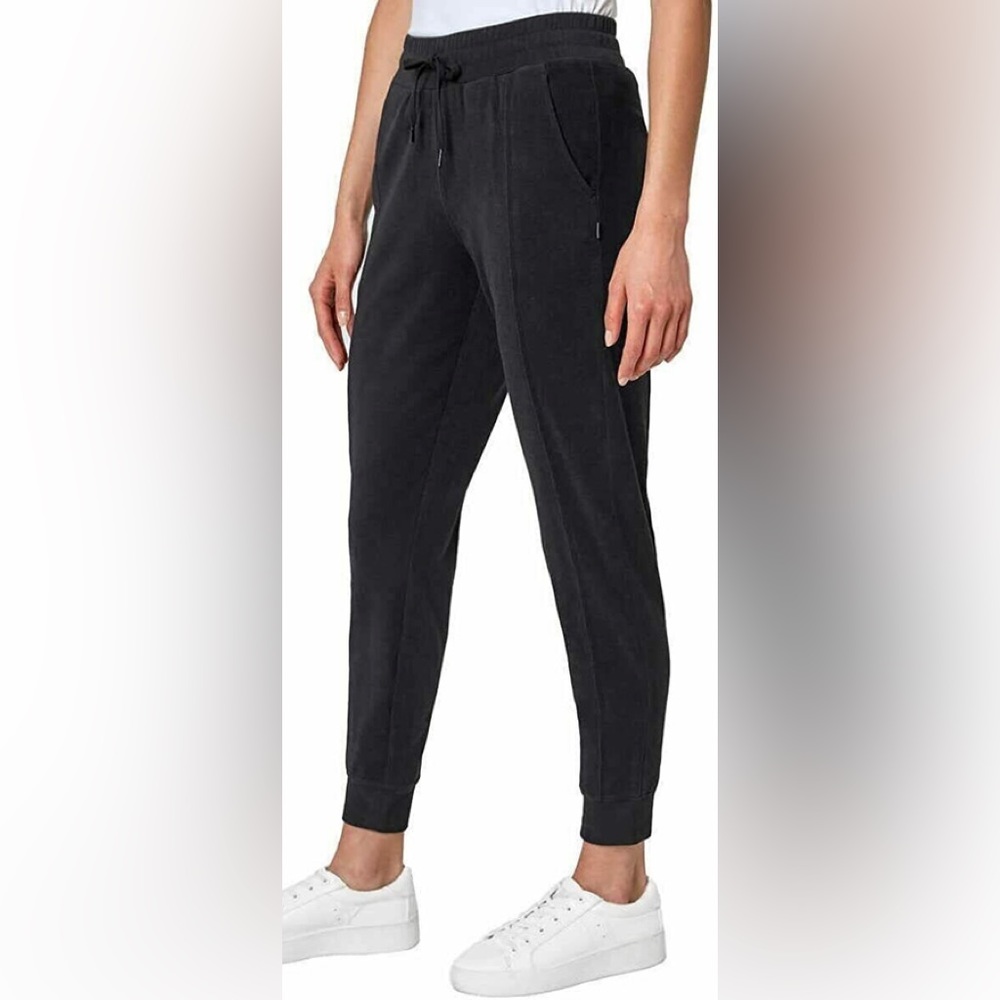 - MONDETTA  XL JOGGER